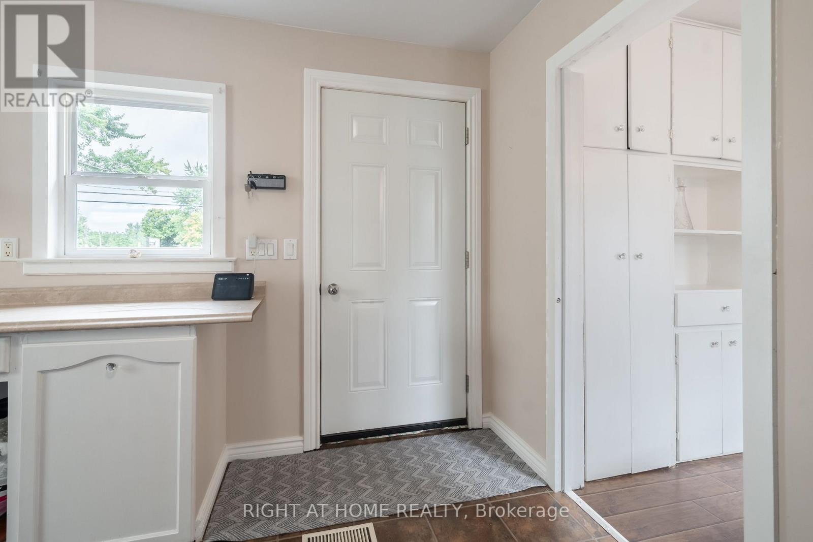 3392 Coronation Avenue, Severn, Ontario  L0K 1G0 - Photo 6 - S12478311