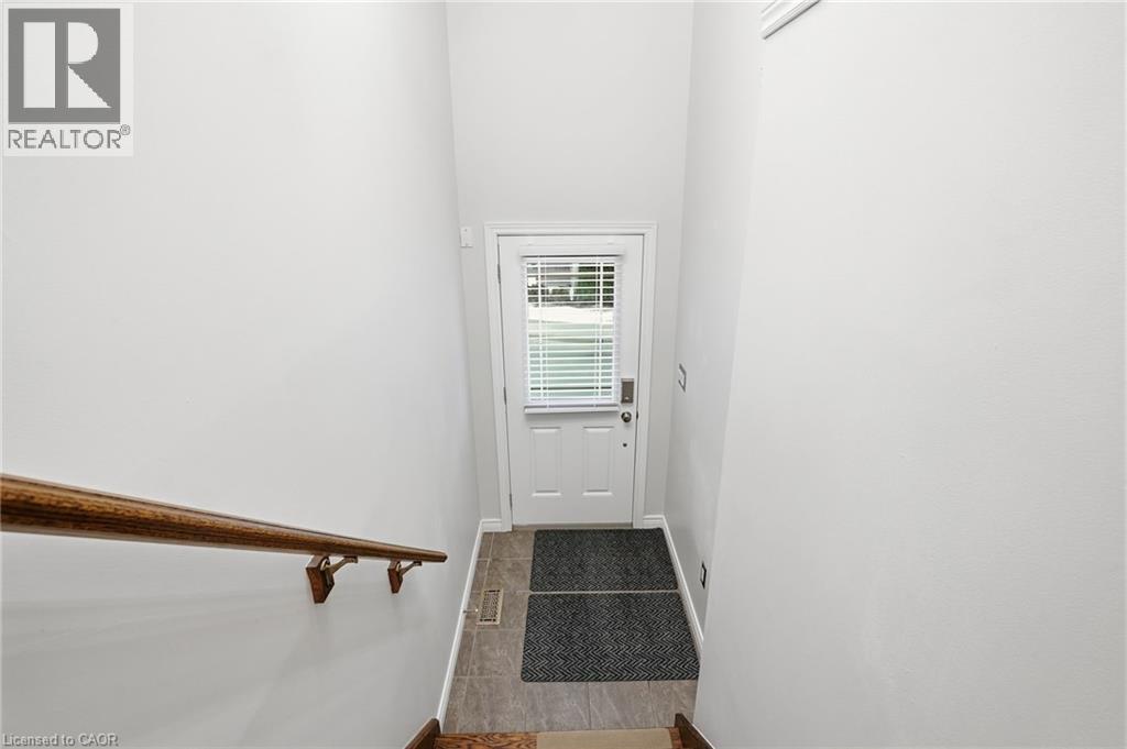 201 Westbank Trail Unit# 13, Stoney Creek, Ontario  L8J 0H4 - Photo 4 - 40796976