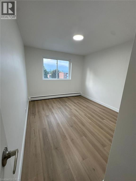 705 Glen Forrest Boulevard Unit# 08, Waterloo, Ontario  N2L 4K7 - Photo 2 - 40793974