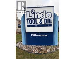 2105 ASTOR CRESCENT, Tecumseh, Ontario