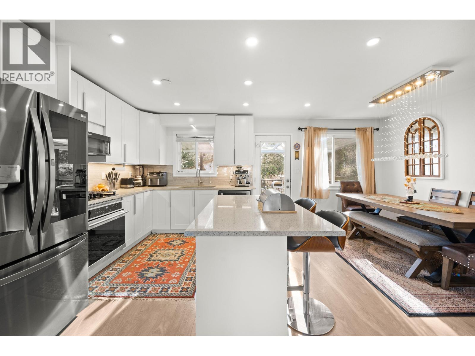 2333 Kirkstone Road, North Vancouver, British Columbia  V7J 3M1 - Photo 2 - R3057247