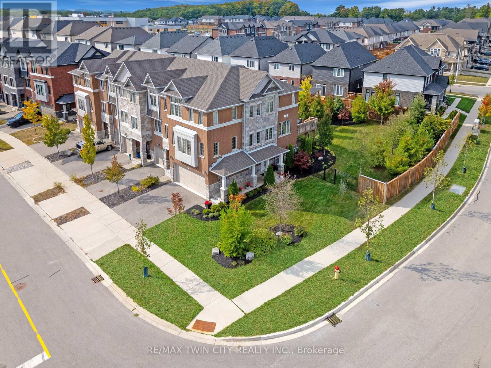 41 SPORTSMAN HILL STREET, Kitchener, Ontario