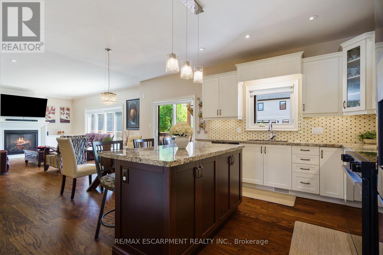 8952 Black Forest Crescent, Niagara Falls (Forestview), Ontario  L2H 0M8 - Photo 10 - X12676542