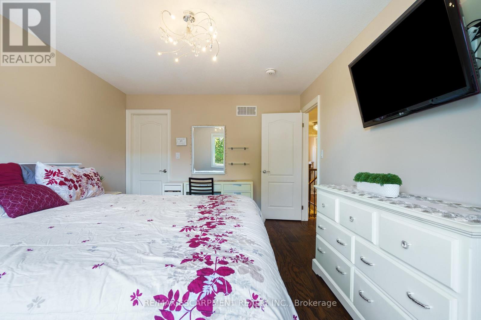 8952 Black Forest Crescent, Niagara Falls (Forestview), Ontario  L2H 0M8 - Photo 22 - X12676542