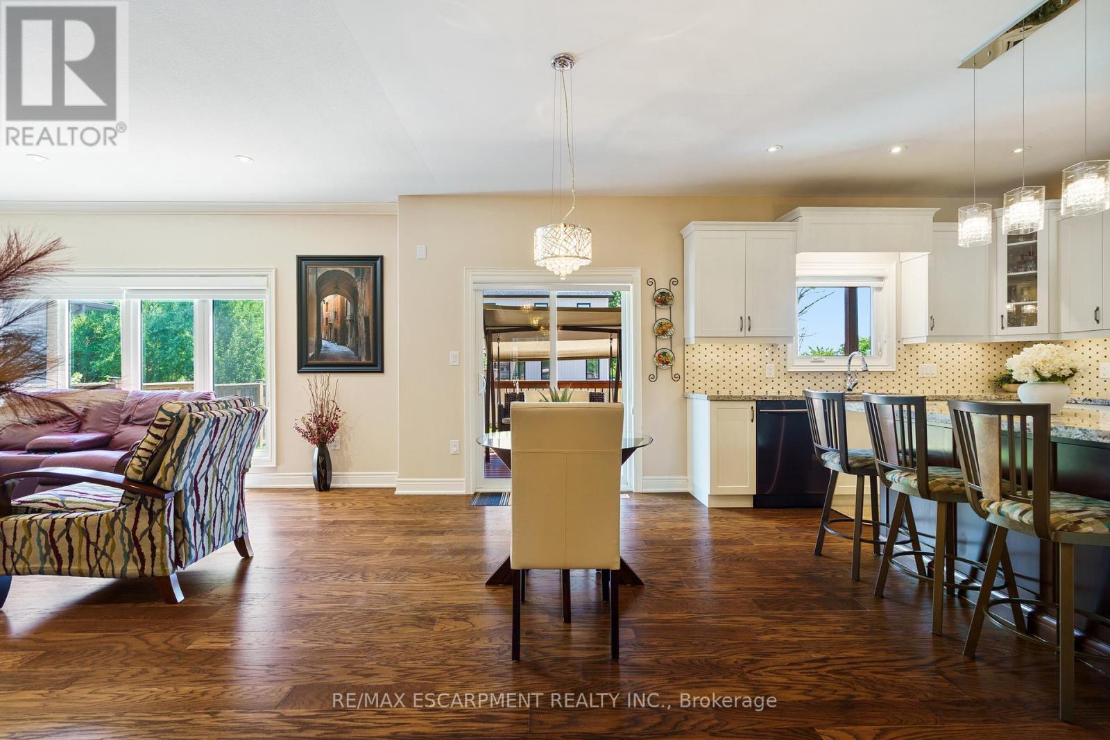 8952 Black Forest Crescent, Niagara Falls (Forestview), Ontario  L2H 0M8 - Photo 6 - X12676542