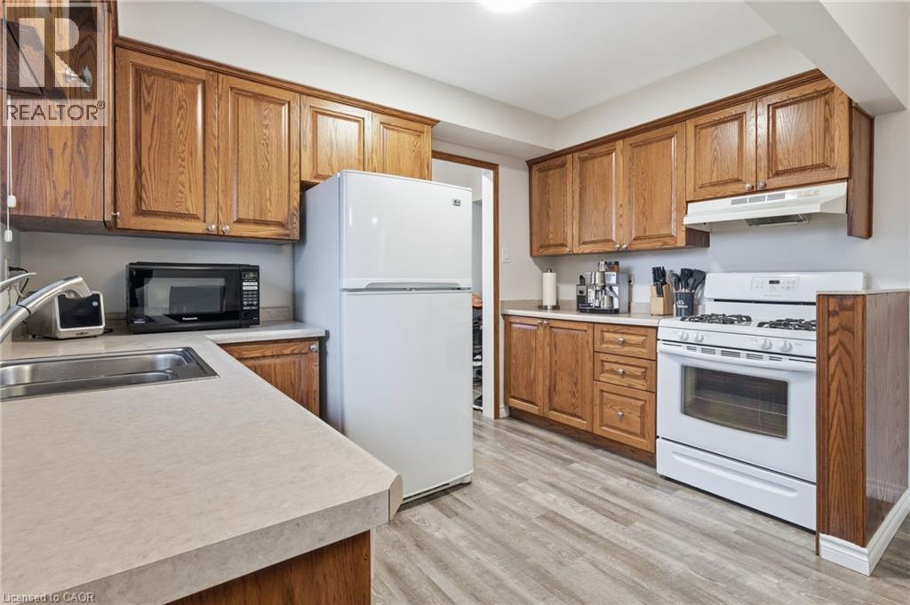 27 Blenheim Drive, Stoney Creek, Ontario  L8E 1W1 - Photo 8 - 40797049