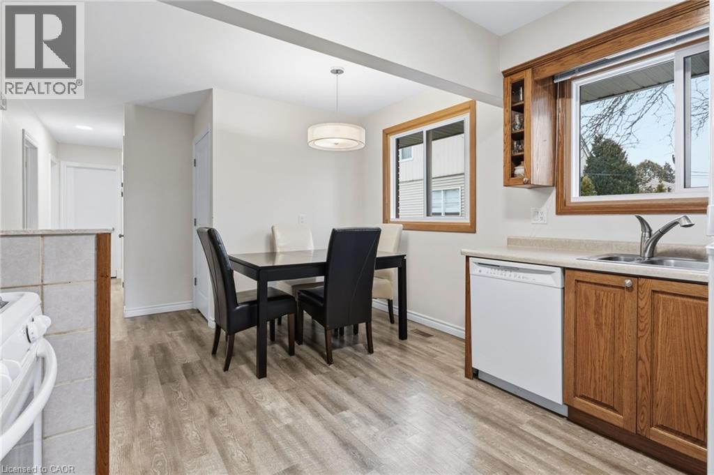 27 Blenheim Drive, Stoney Creek, Ontario  L8E 1W1 - Photo 7 - 40797049