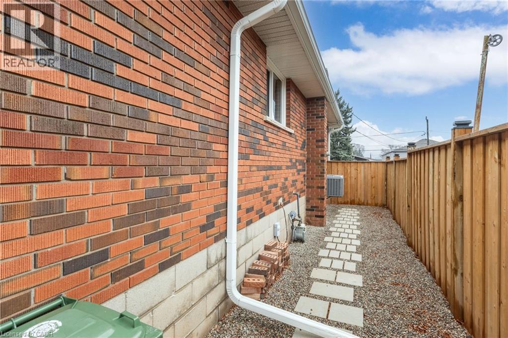 27 Blenheim Drive, Stoney Creek, Ontario  L8E 1W1 - Photo 41 - 40797049