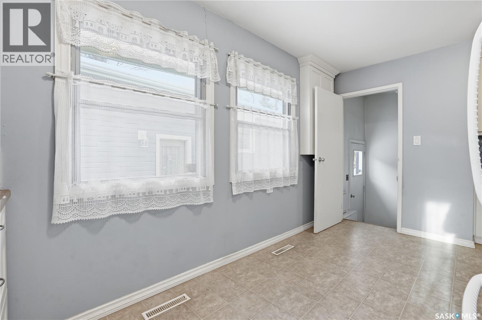 3921 Qu'appelle Drive, Regina, Saskatchewan  S4S 0E1 - Photo 27 - SK026440