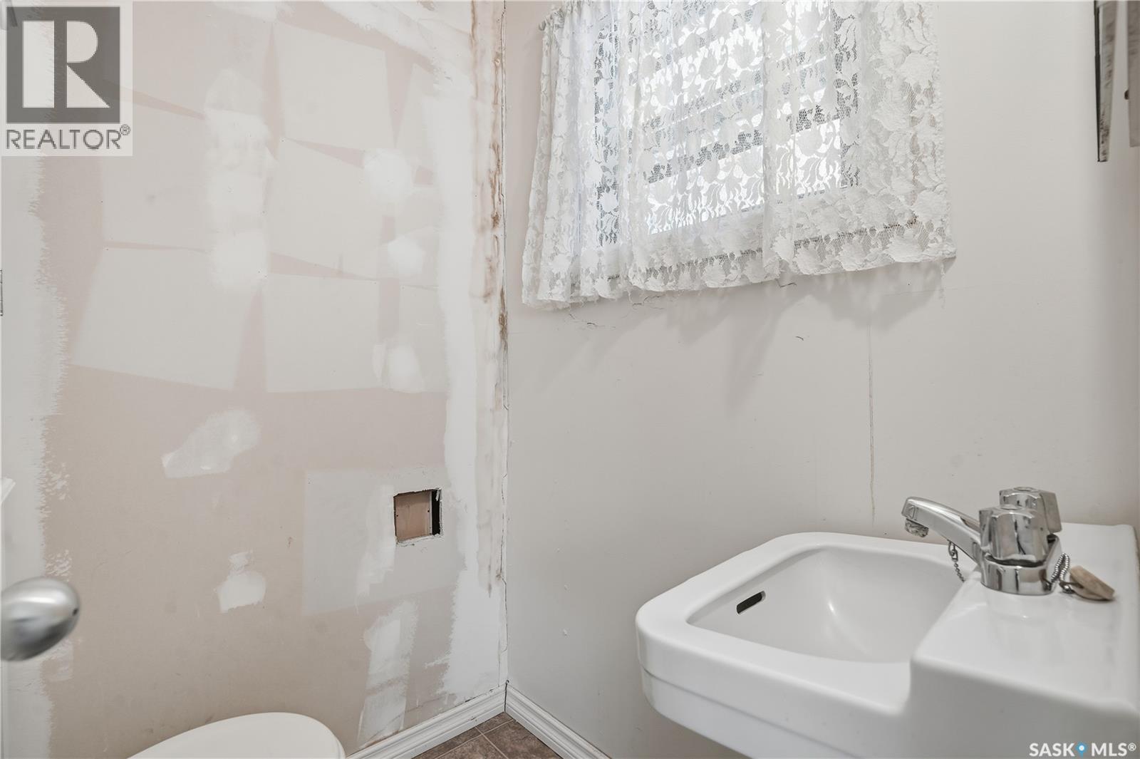 3921 Qu'appelle Drive, Regina, Saskatchewan  S4S 0E1 - Photo 30 - SK026440