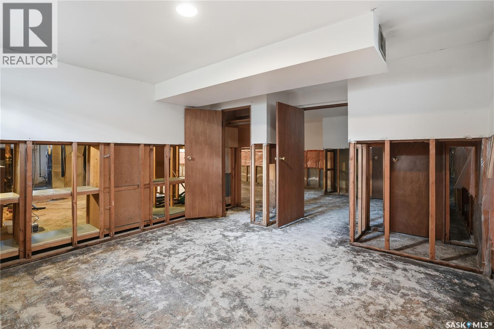 3921 Qu'appelle Drive, Regina, Saskatchewan  S4S 0E1 - Photo 37 - SK026440