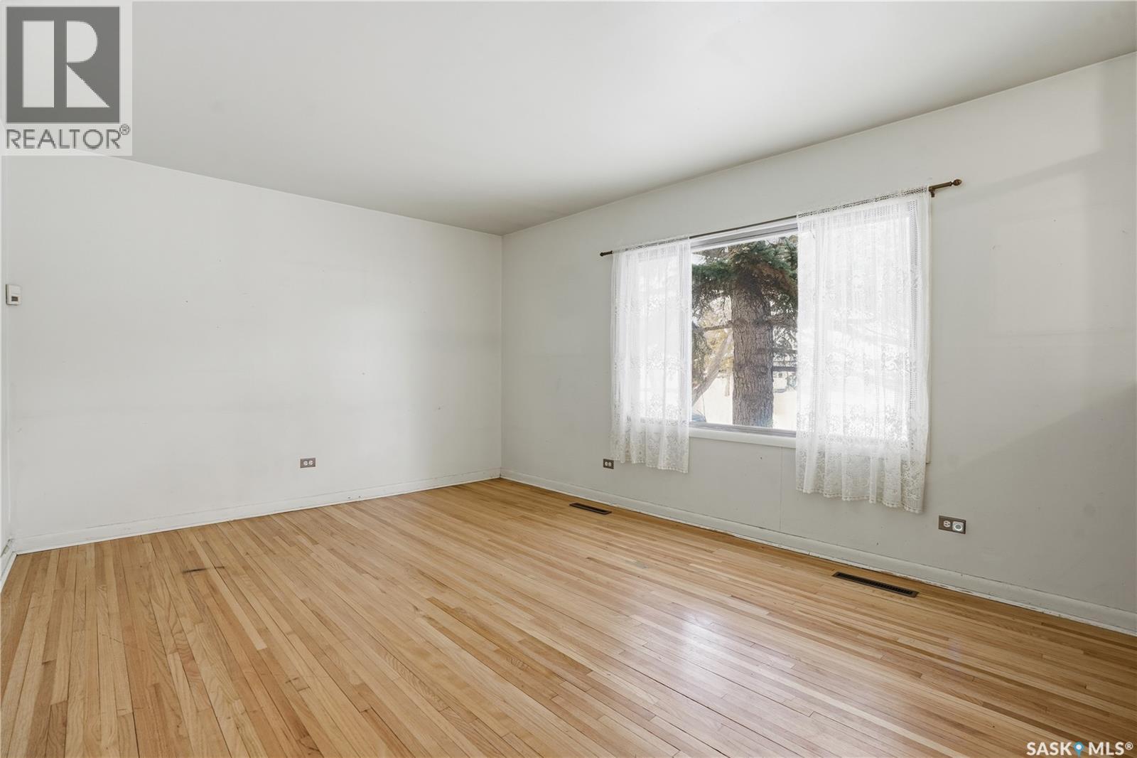 3921 Qu'appelle Drive, Regina, Saskatchewan  S4S 0E1 - Photo 4 - SK026440