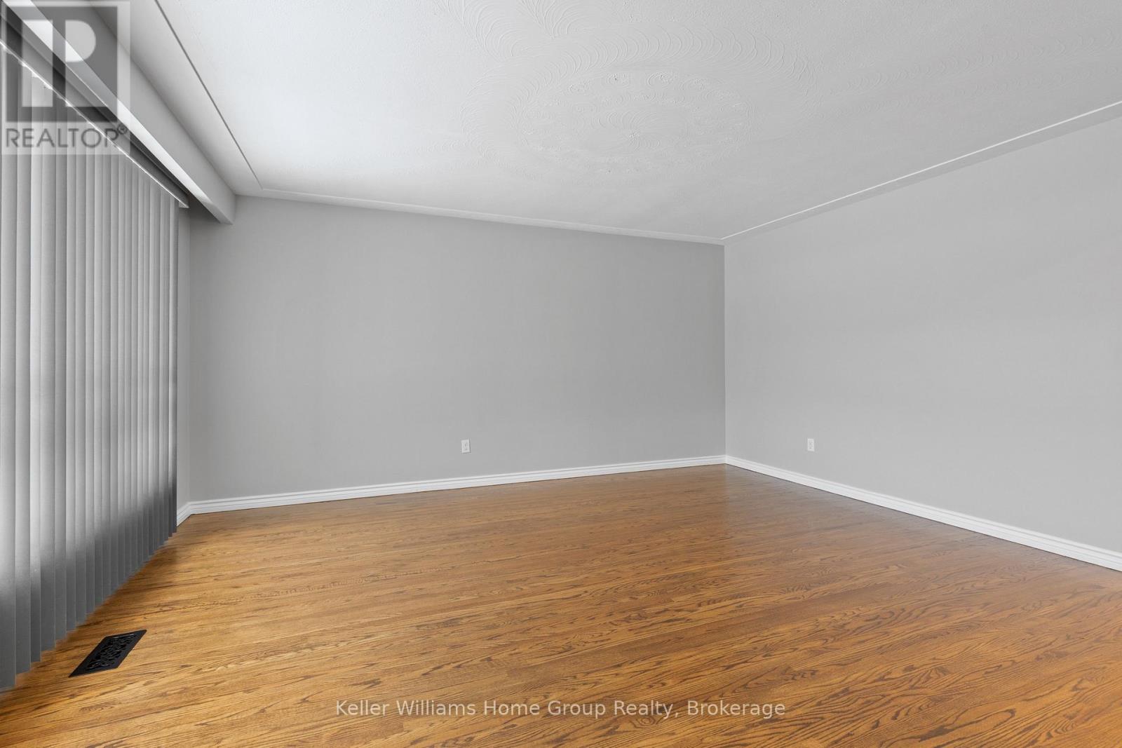 132 June Street, Hamilton, Ontario  L9A 2R9 - Photo 12 - X12676830