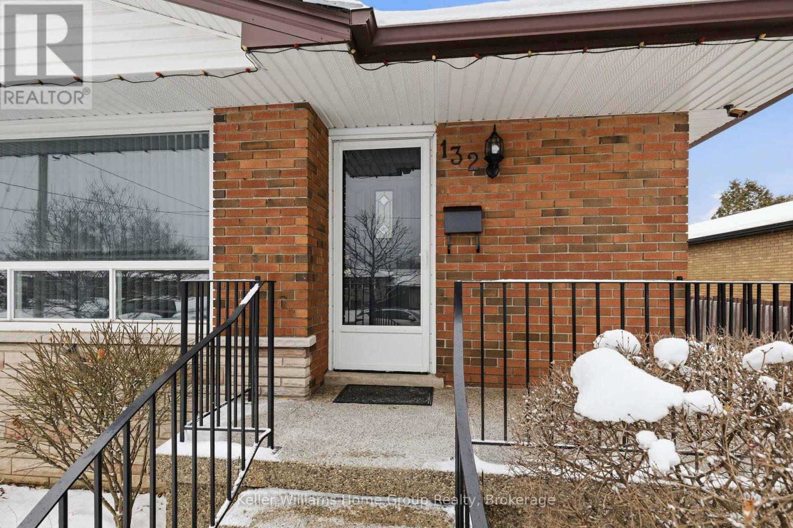 132 June Street, Hamilton, Ontario  L9A 2R9 - Photo 5 - X12676830