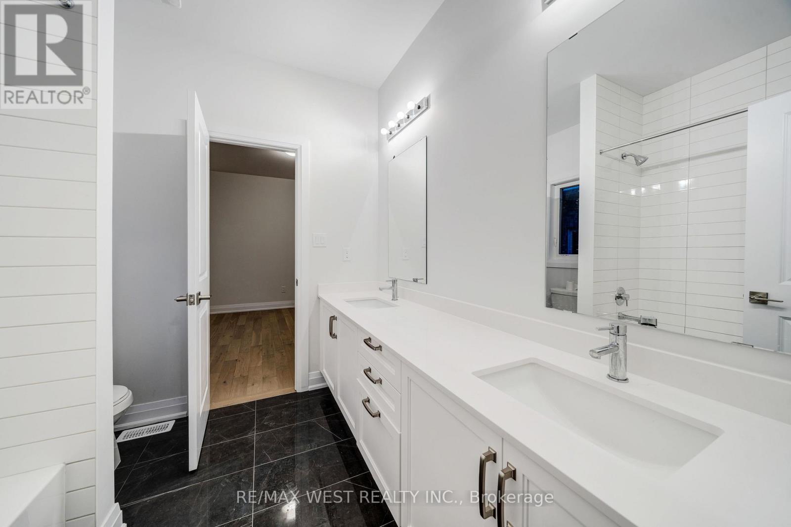 3 Speciosa Street, Richmond Hill, Ontario  L4E 2Y5 - Photo 38 - N12676574