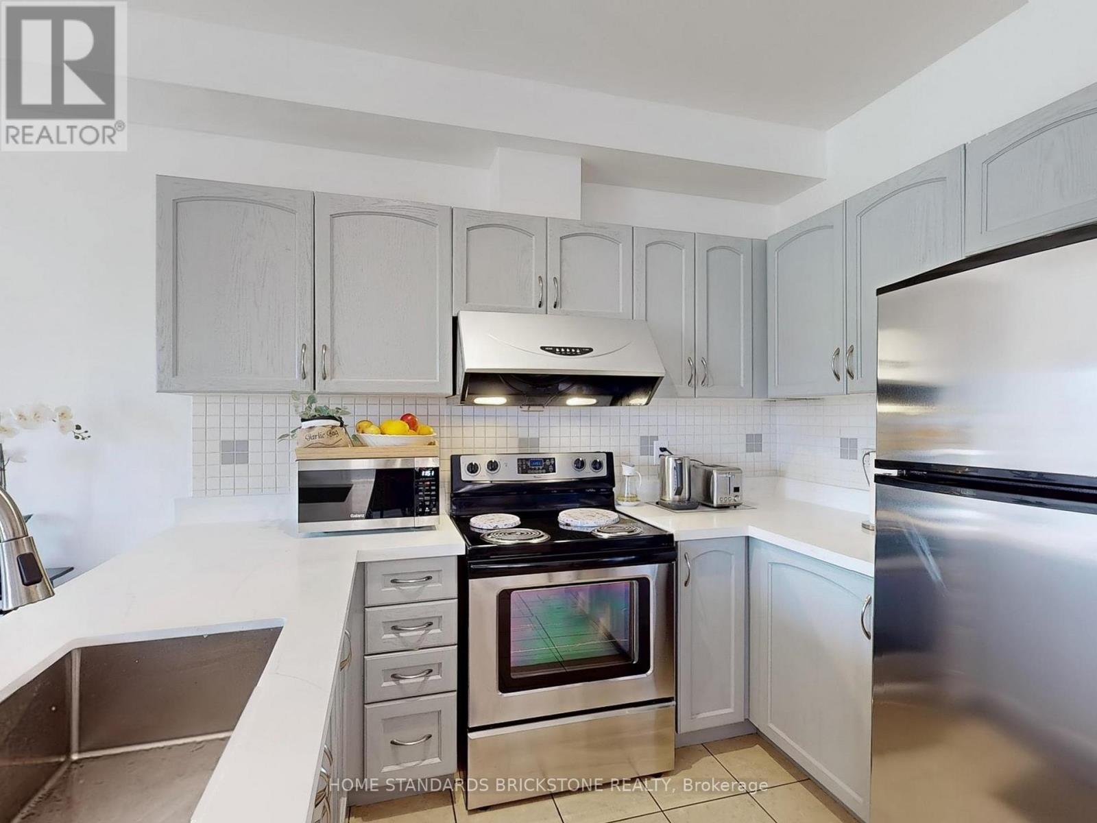 50 Versailles Crescent, Brampton, Ontario  L6P 3J9 - Photo 15 - W12473576