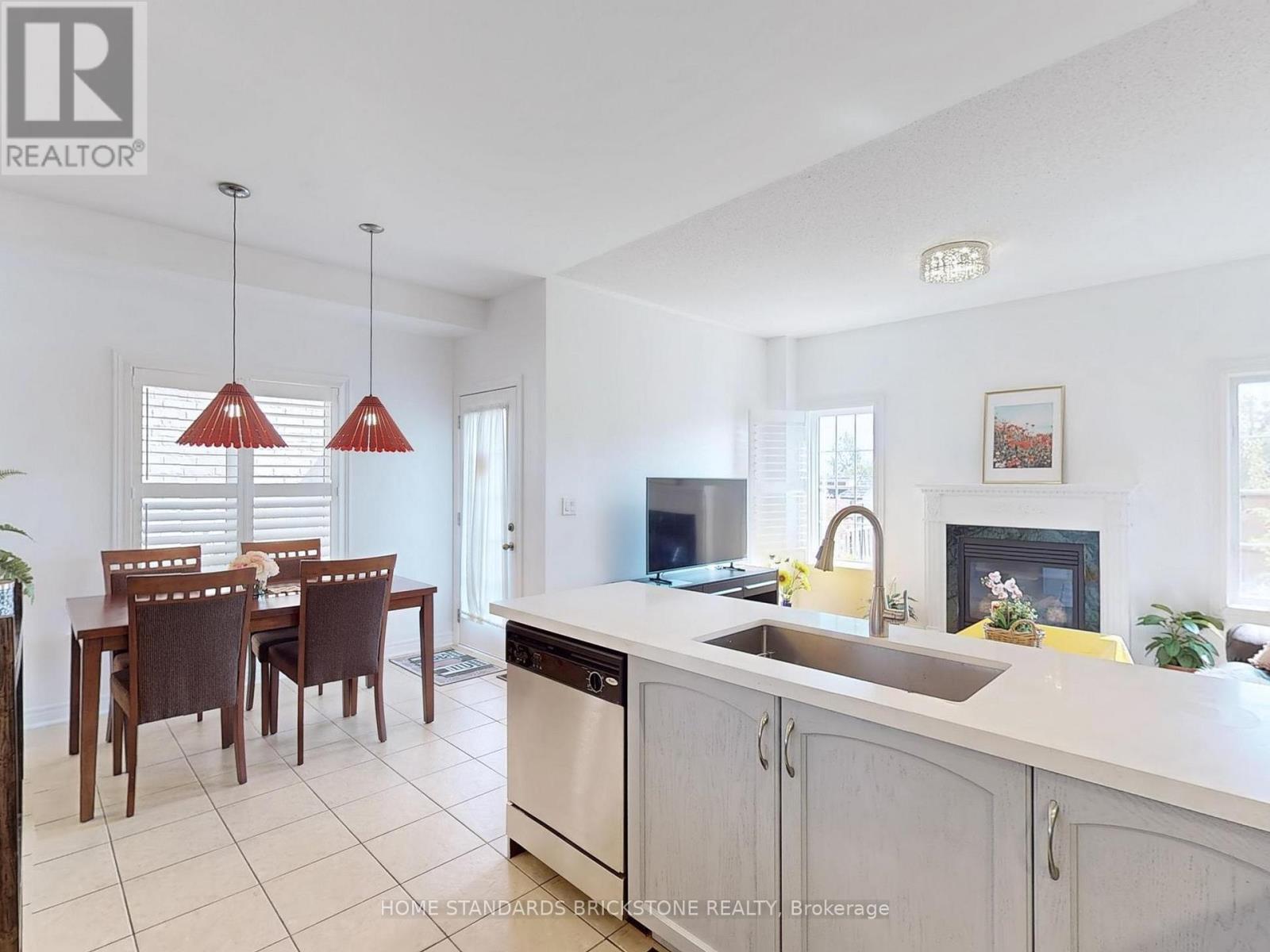 50 Versailles Crescent, Brampton, Ontario  L6P 3J9 - Photo 16 - W12473576