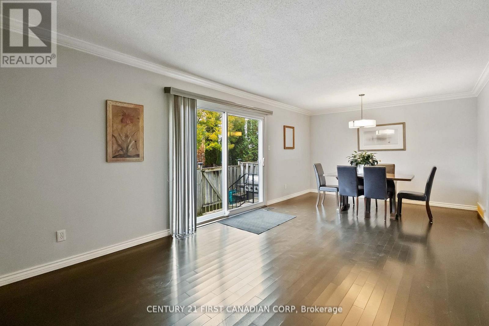 85 - 120 Centre Street, London South, Ontario  N6J 4X4 - Photo 2 - X12676782