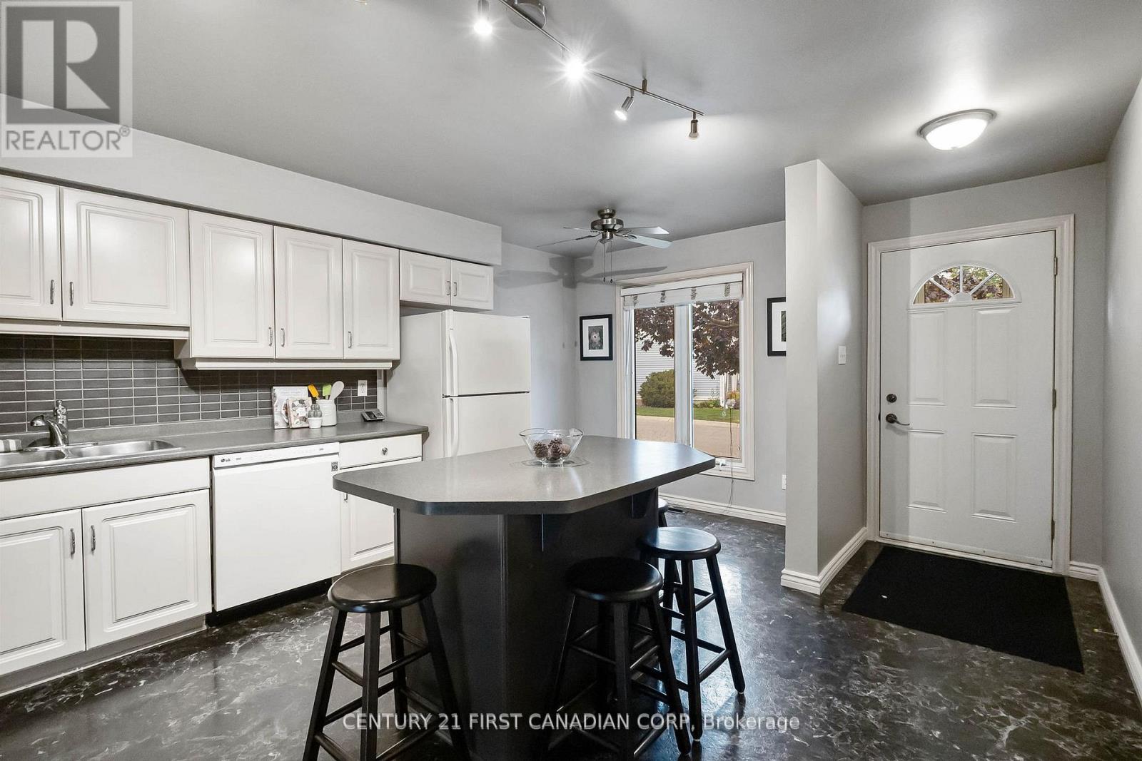 85 - 120 Centre Street, London South, Ontario  N6J 4X4 - Photo 5 - X12676782