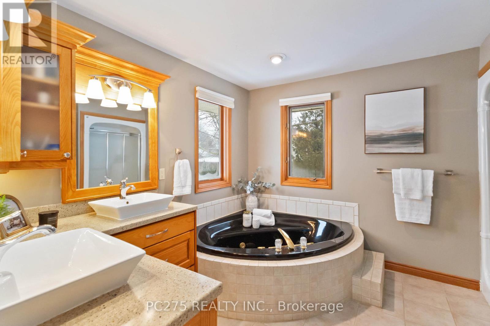 51 Mountainview Crescent, London South, Ontario  N6J 4M7 - Photo 32 - X12676812