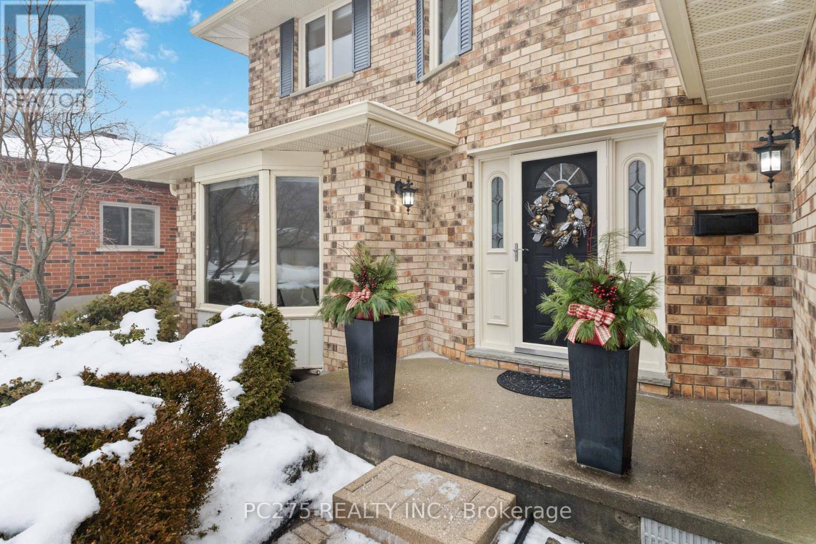 51 Mountainview Crescent, London South, Ontario  N6J 4M7 - Photo 4 - X12676812