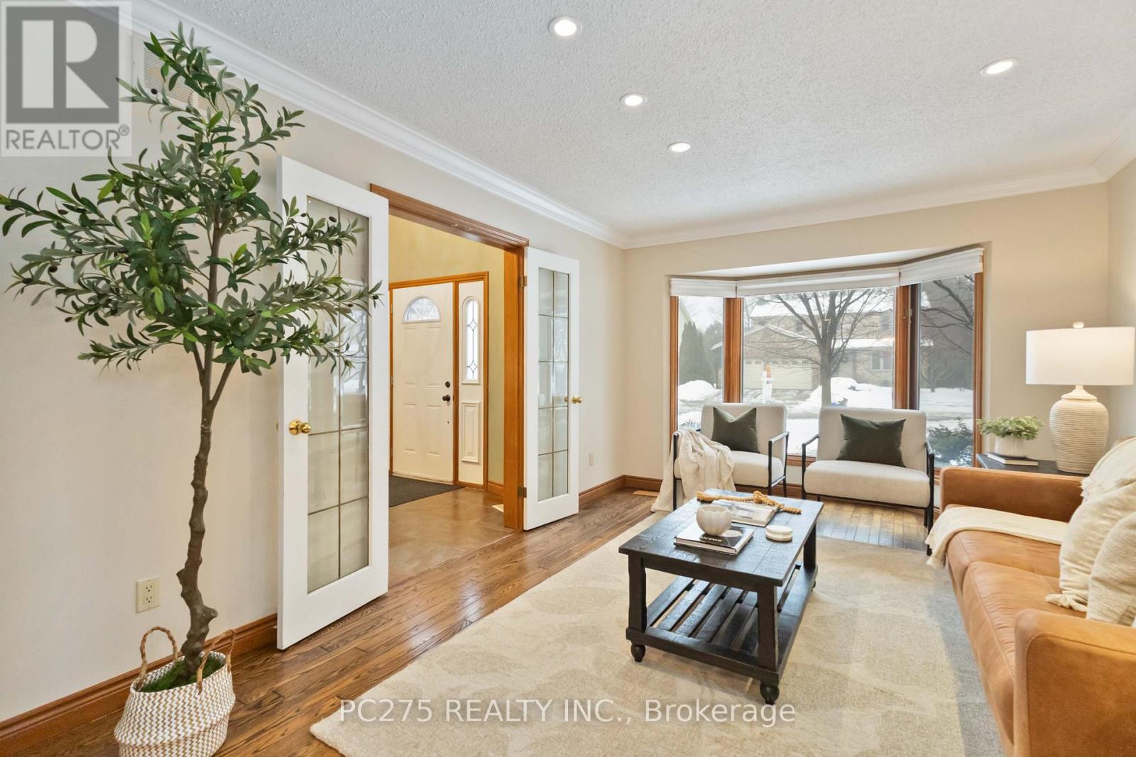 51 Mountainview Crescent, London South, Ontario  N6J 4M7 - Photo 8 - X12676812