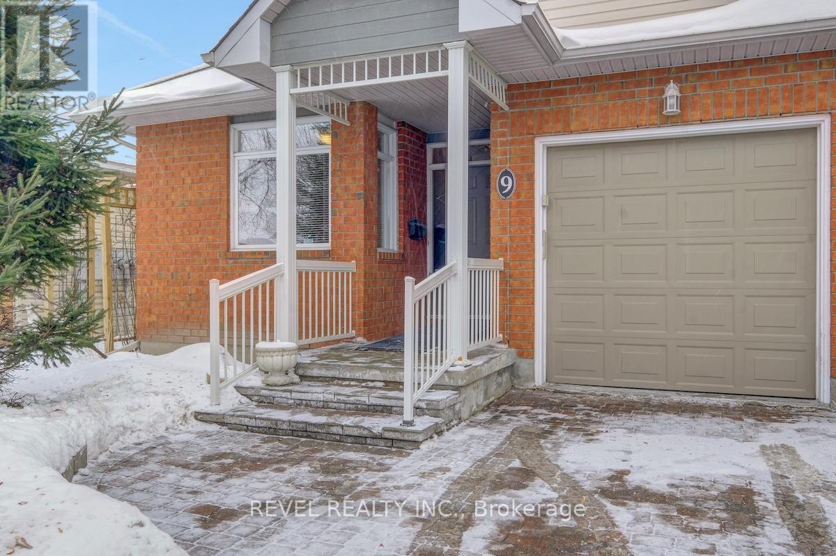 9 - 1240 Kilborn Place, Ottawa, Ontario  K1H 1B4 - Photo 2 - X12676746