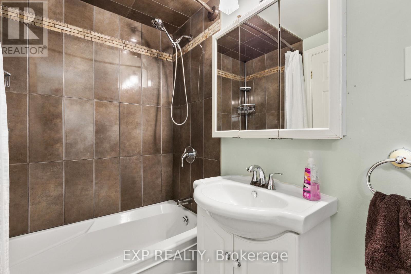 5692 North Street, Niagara Falls, Ontario  L2G 1J5 - Photo 21 - X12676728