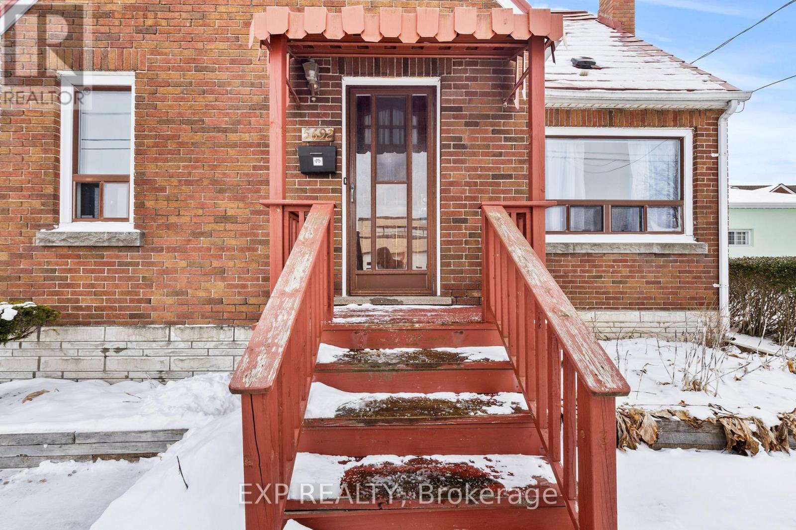 5692 North Street, Niagara Falls, Ontario  L2G 1J5 - Photo 4 - X12676728
