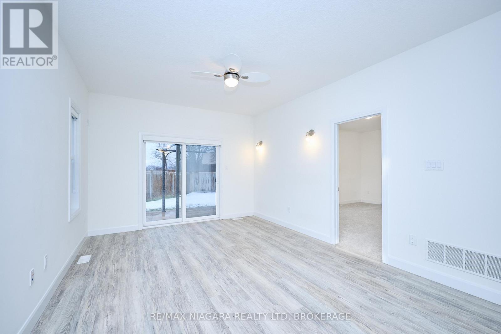 3 Beachwalk Crescent, Fort Erie (Crystal Beach), Ontario  L0S 1B0 - Photo 14 - X12676826