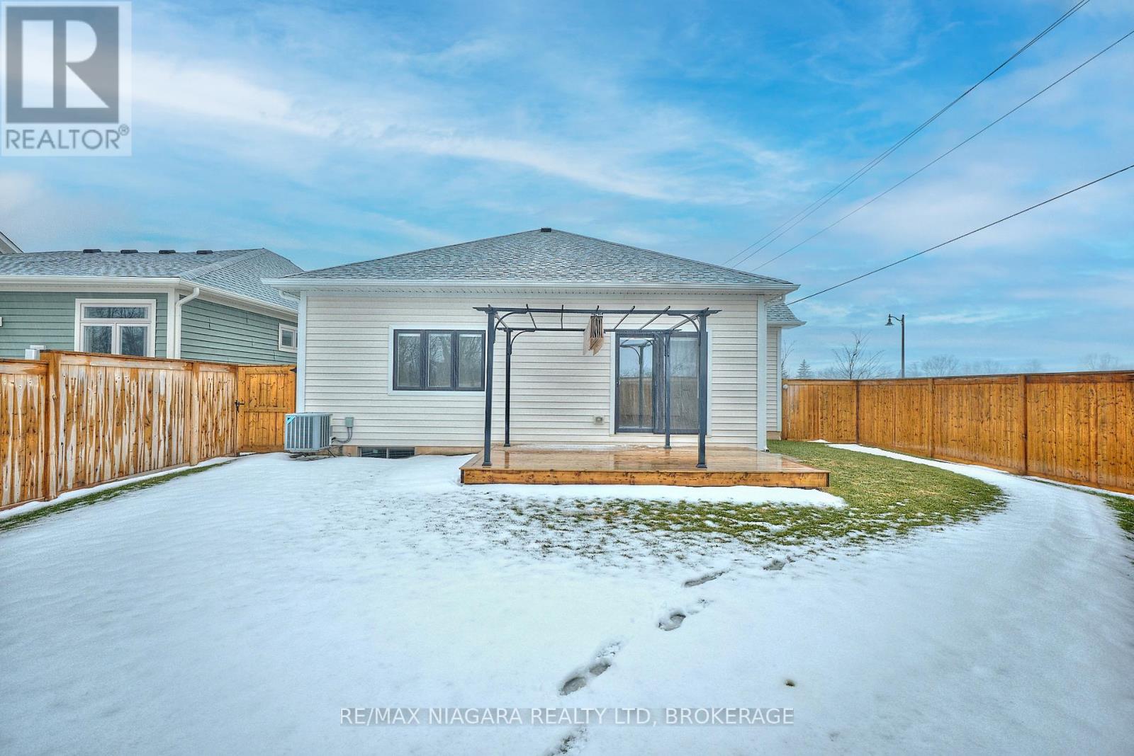 3 Beachwalk Crescent, Fort Erie (Crystal Beach), Ontario  L0S 1B0 - Photo 34 - X12676826