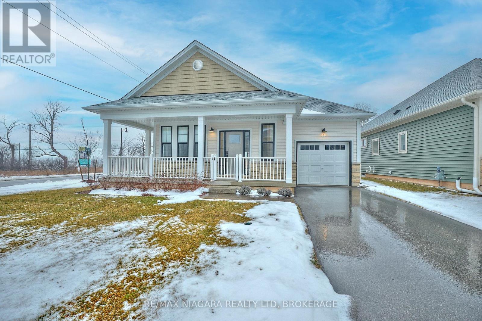 3 Beachwalk Crescent, Fort Erie (Crystal Beach), Ontario  L0S 1B0 - Photo 4 - X12676826