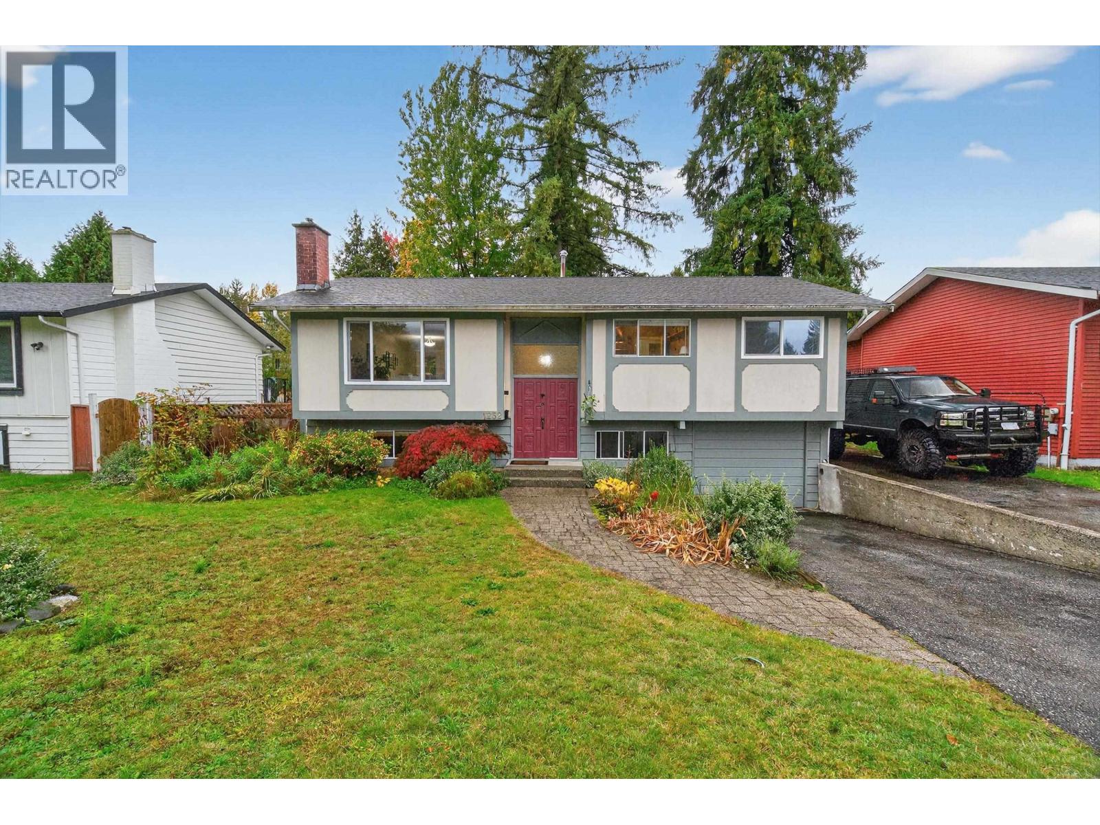1252 Ellis Drive, Port Coquitlam, British Columbia  V3B 1G8 - Photo 2 - R3077367