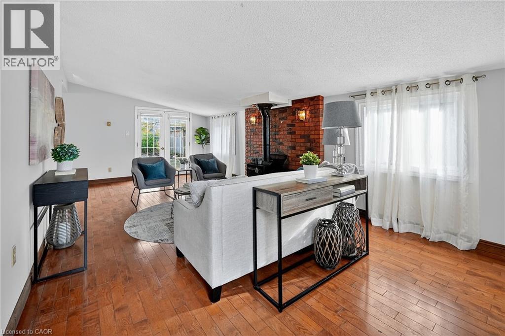 15 Grand Avenue, Grimsby, Ontario  L3M 2R6 - Photo 5 - 40796999