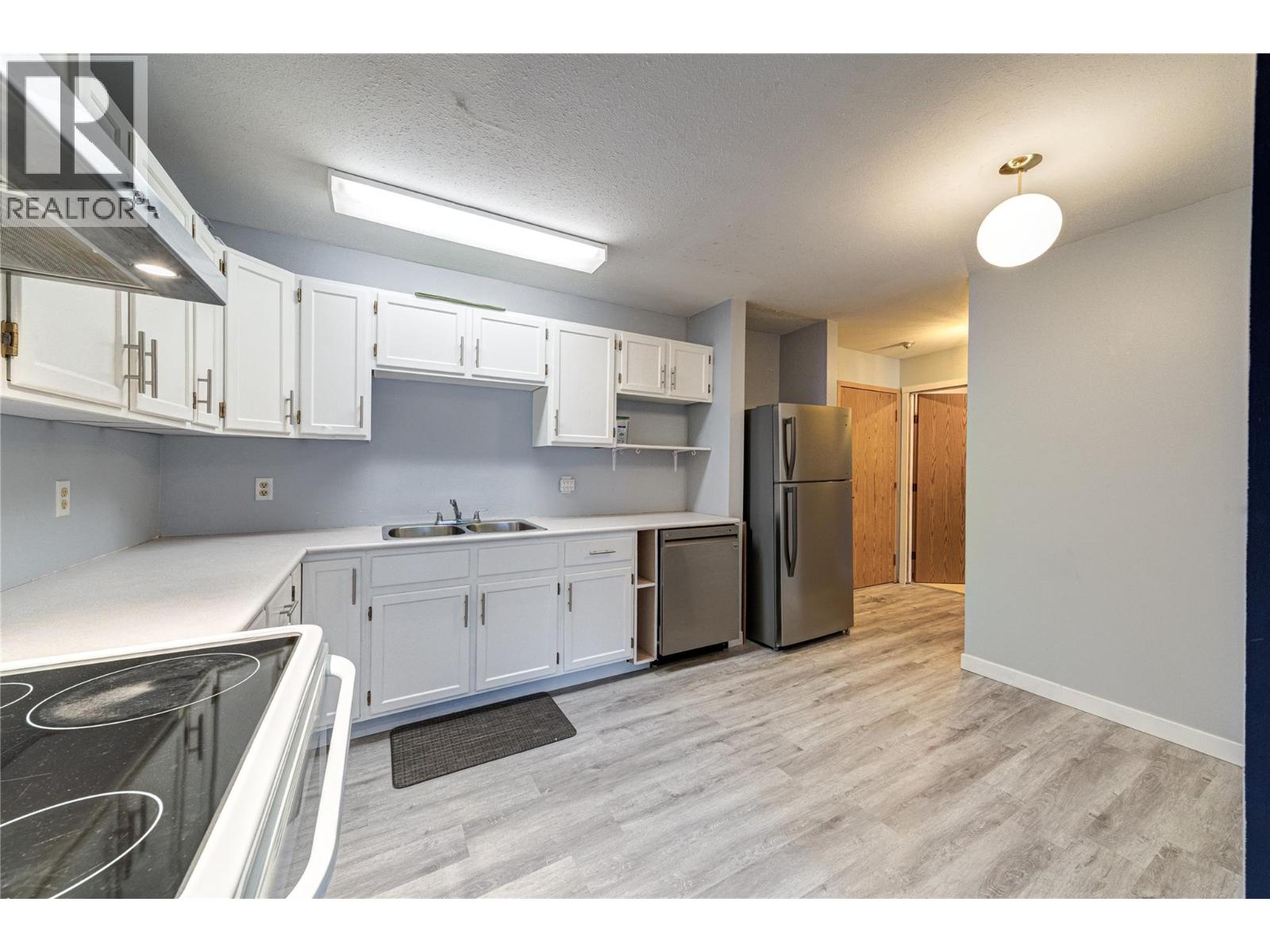 1286 Ponderosa Drive Unit# 404 D, Sparwood, British Columbia  V0B 2G2 - Photo 5 - 10371868