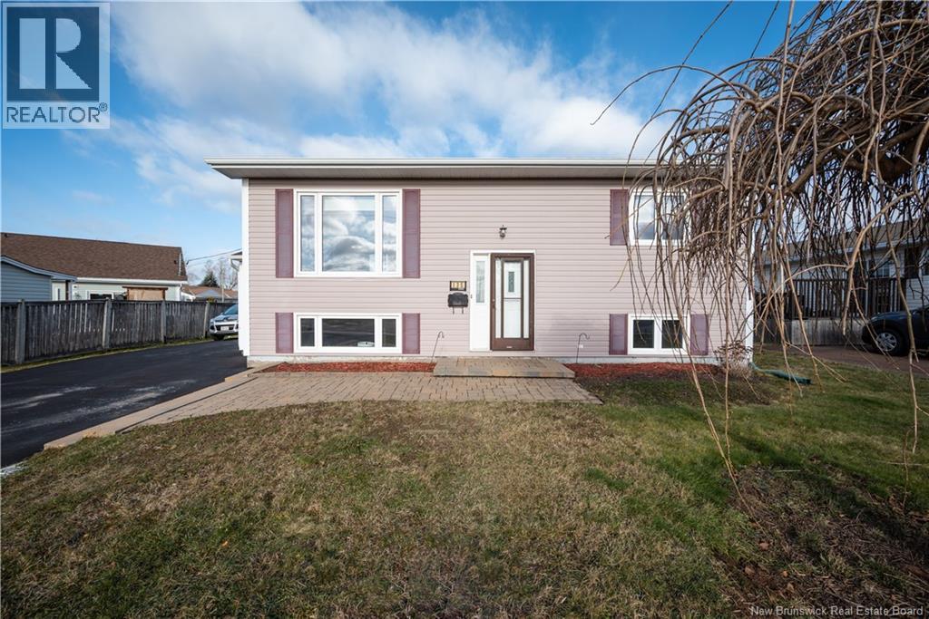 135 Virginia Avenue, Dieppe, New Brunswick  E1A 5N3 - Photo 2 - NB131638