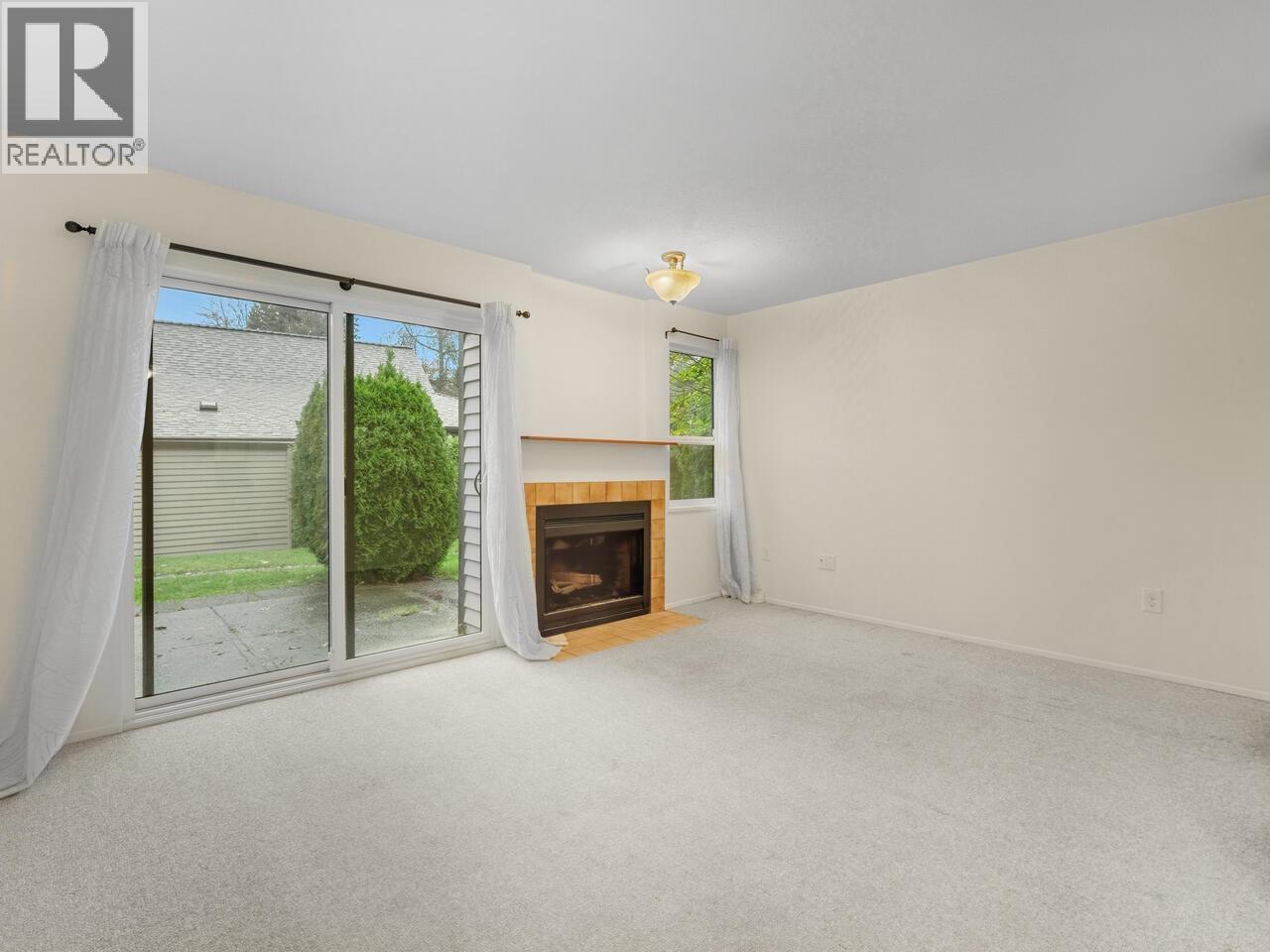 8574 Flowering Place, Burnaby, British Columbia  V5A 4B4 - Photo 6 - R3068519