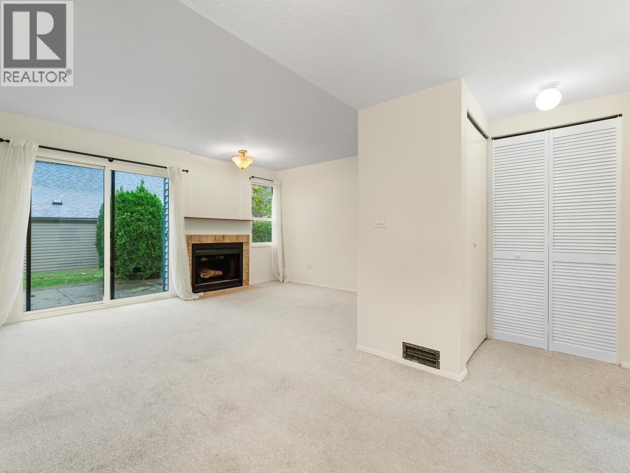 8574 Flowering Place, Burnaby, British Columbia  V5A 4B4 - Photo 5 - R3068519