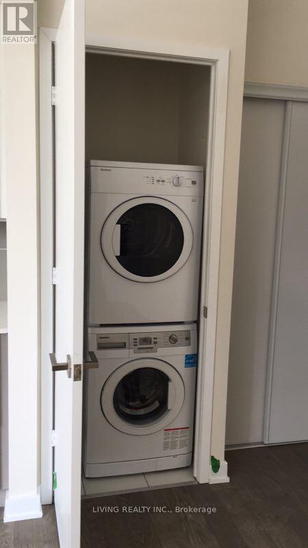 1001 - 17 Dundonald Street, Toronto, Ontario  M4K 0E4 - Photo 8 - C12676758