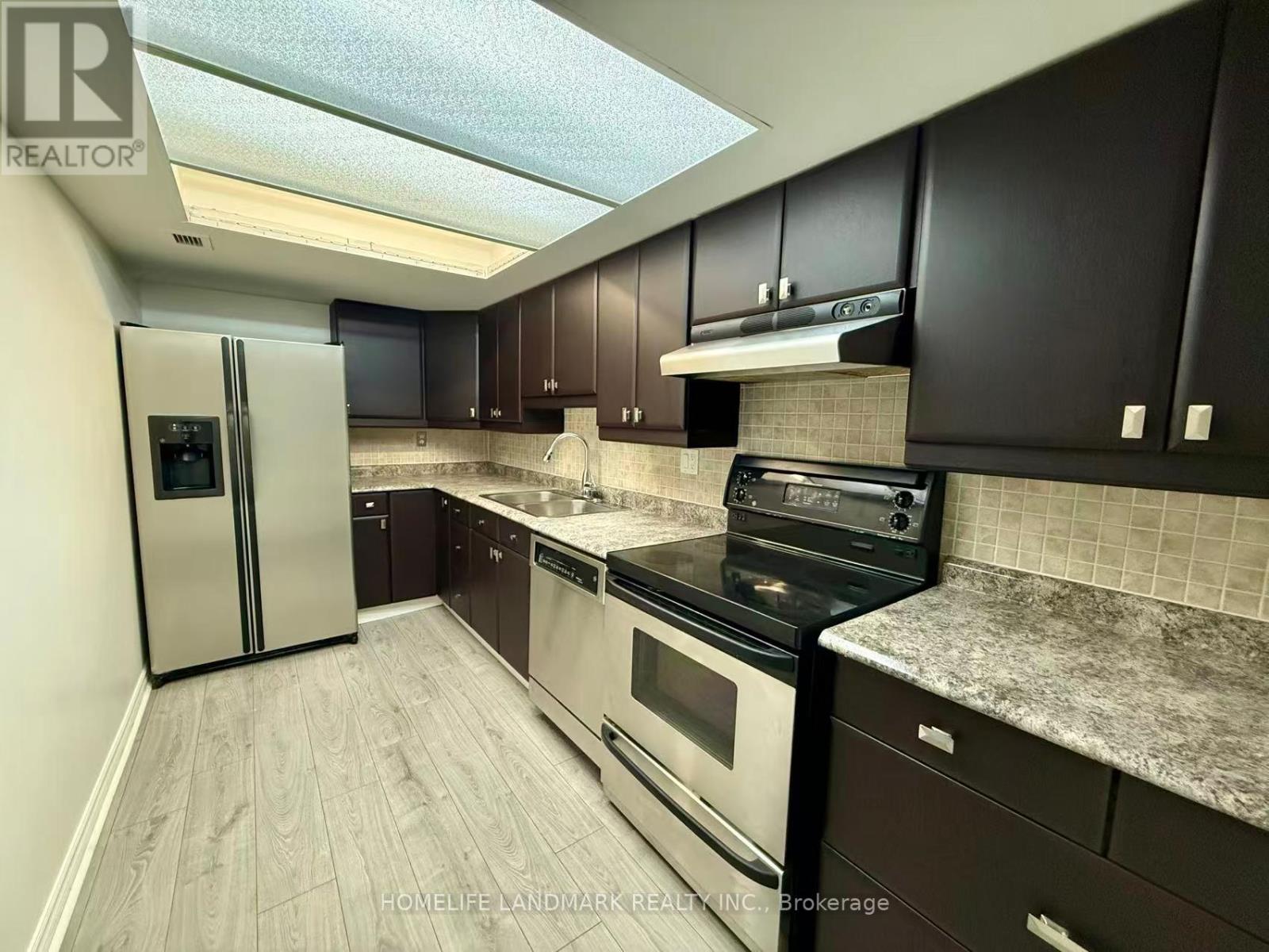 411 - 360 Bloor Street E, Toronto, Ontario  M4W 3M3 - Photo 5 - C12676790