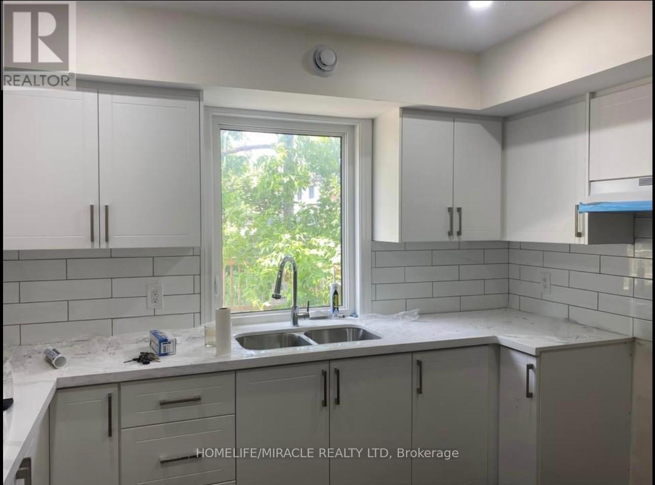 UNIT 2 - 18 ORMEROD STREET, Toronto, Ontario