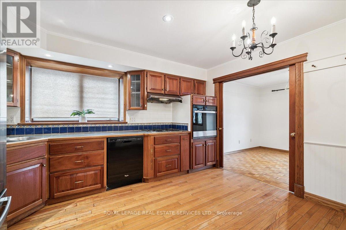 411 Brookmill Road, Oakville, Ontario  L6J 5K4 - Photo 11 - W12601718