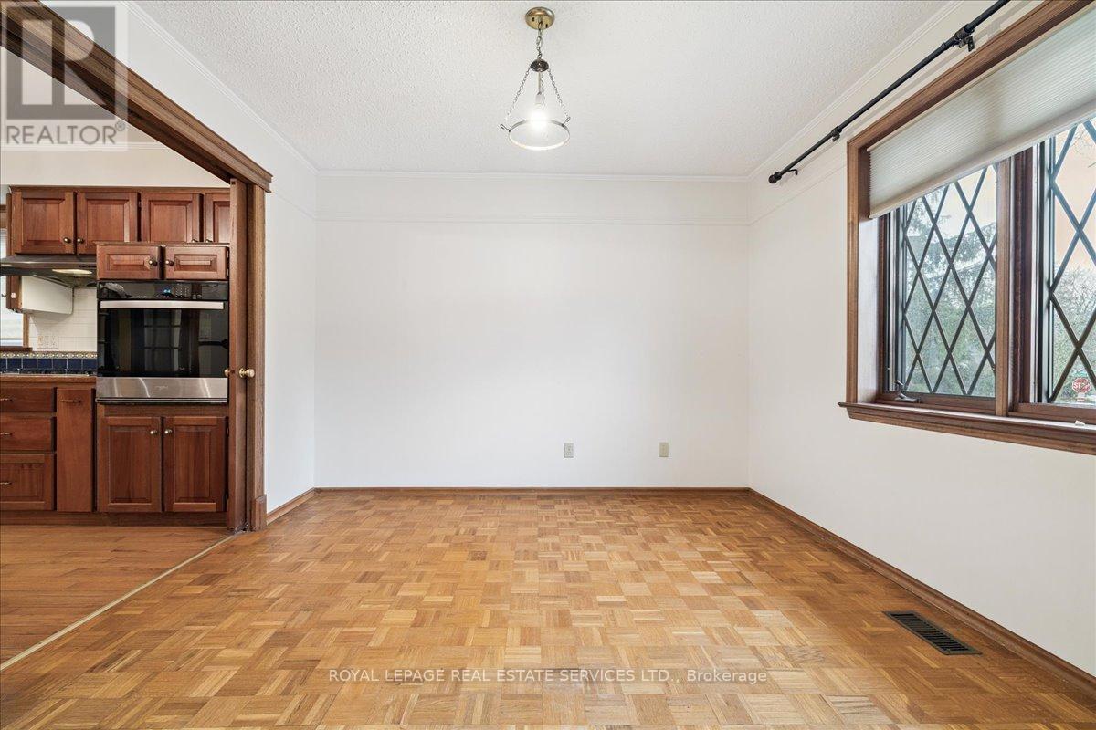 411 Brookmill Road, Oakville, Ontario  L6J 5K4 - Photo 9 - W12601718