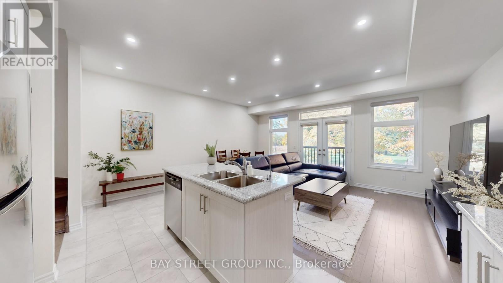 80 Puisaya Drive, Richmond Hill, Ontario  L4E 1L2 - Photo 11 - N12676778