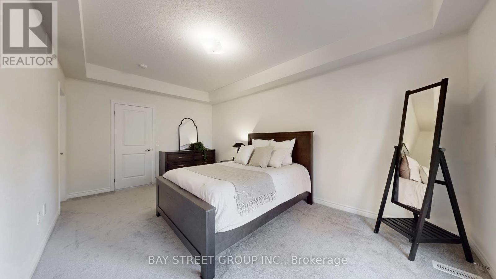 80 Puisaya Drive, Richmond Hill, Ontario  L4E 1L2 - Photo 18 - N12676778