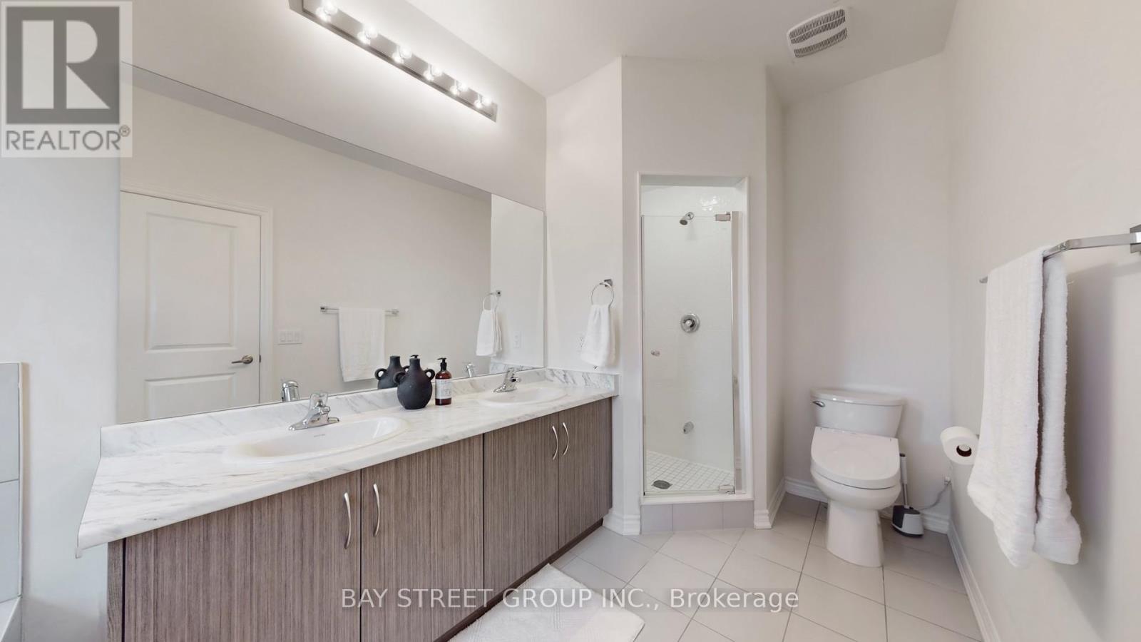 80 Puisaya Drive, Richmond Hill, Ontario  L4E 1L2 - Photo 19 - N12676778