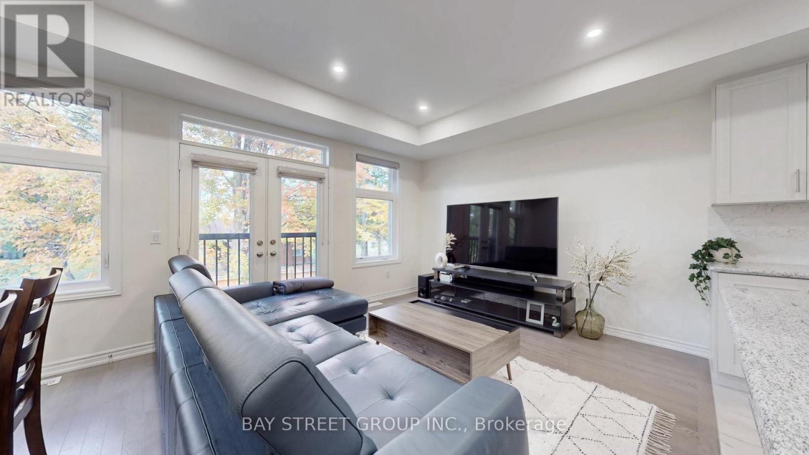 80 Puisaya Drive, Richmond Hill, Ontario  L4E 1L2 - Photo 8 - N12676778