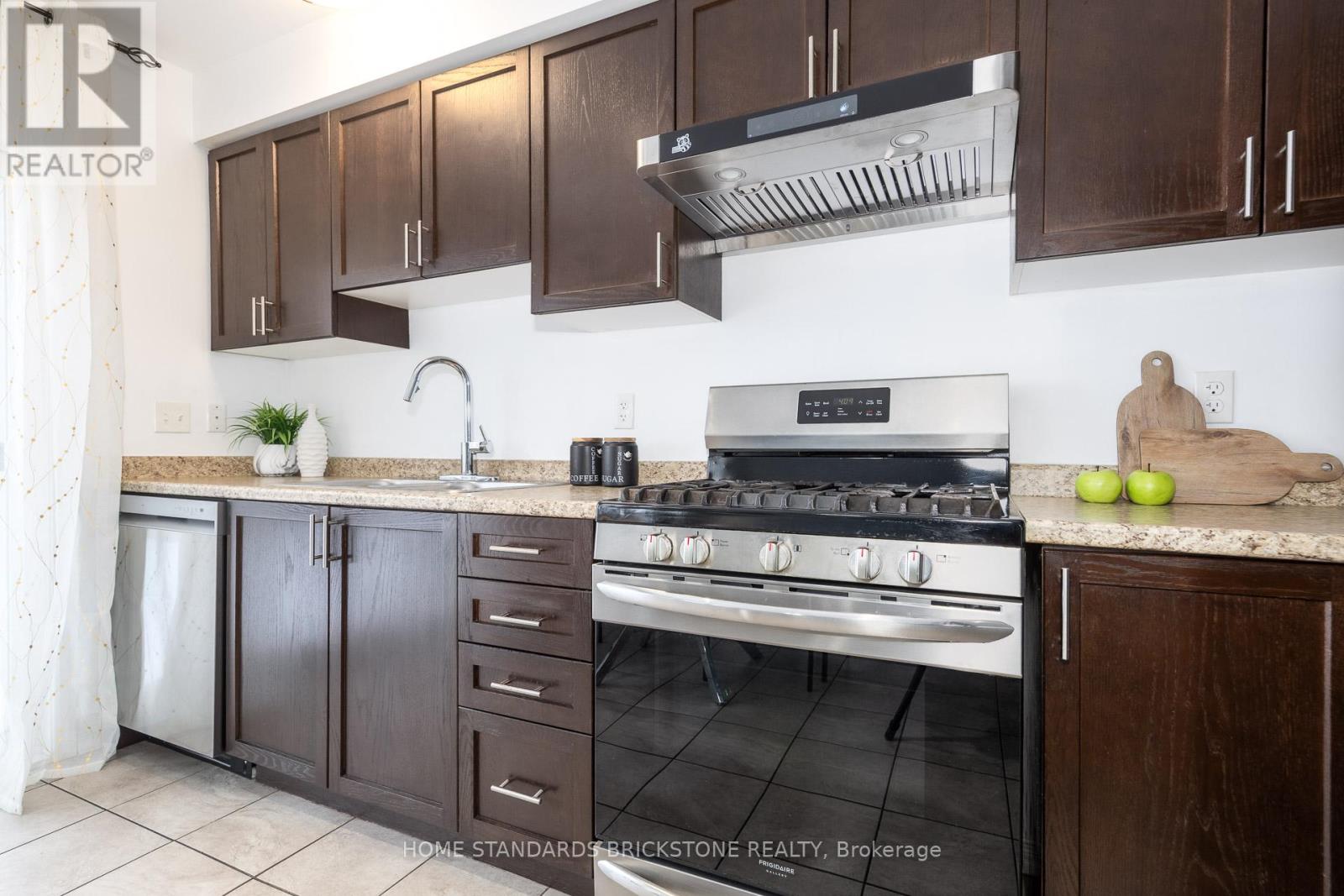 90 Frank's Way, Barrie (Allandale), Ontario  L4N 3J1 - Photo 10 - S12676752