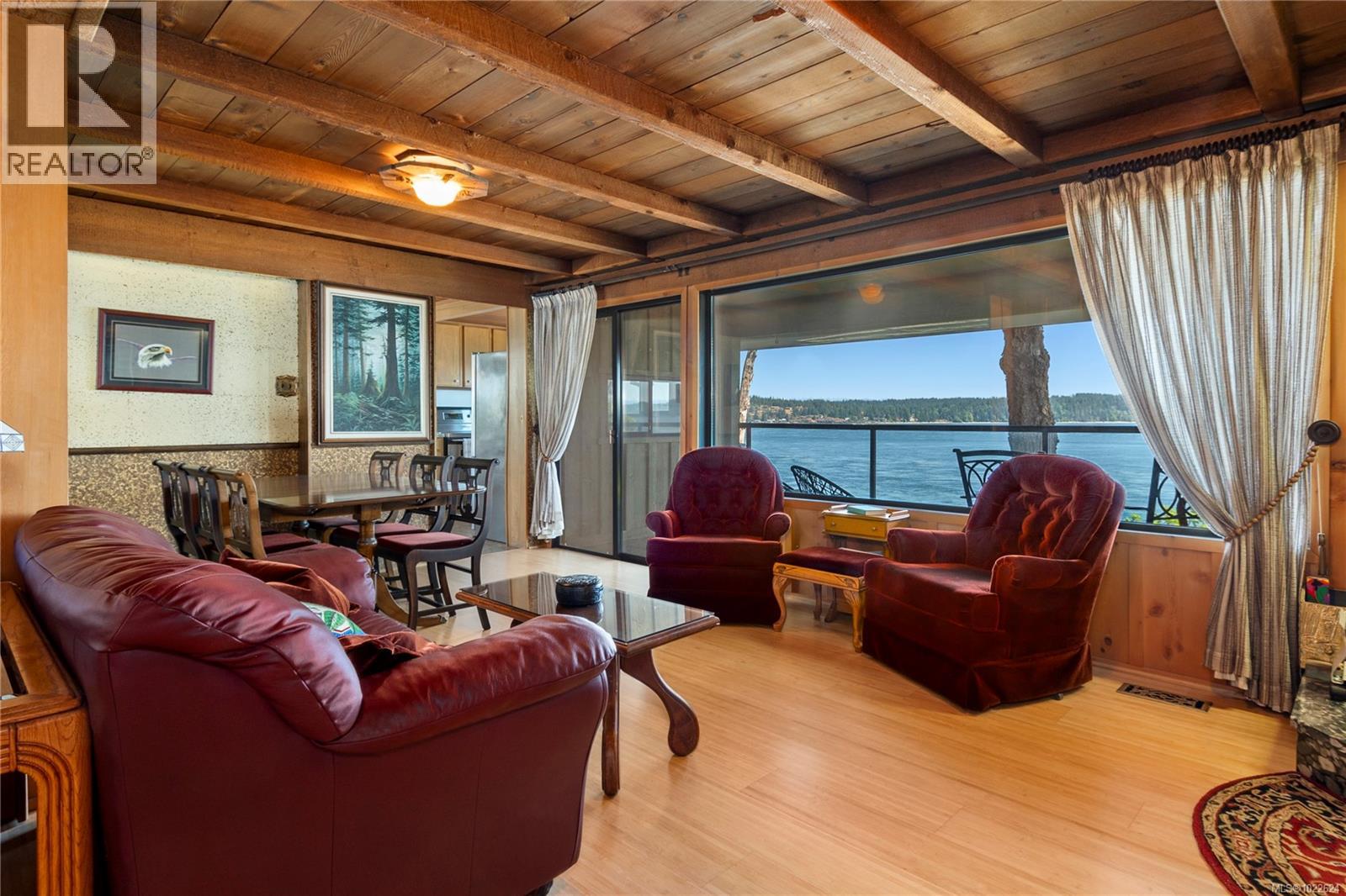 561 & 565 Island Hwy, Campbell River, British Columbia  V9W 2B9 - Photo 2 - 1022624