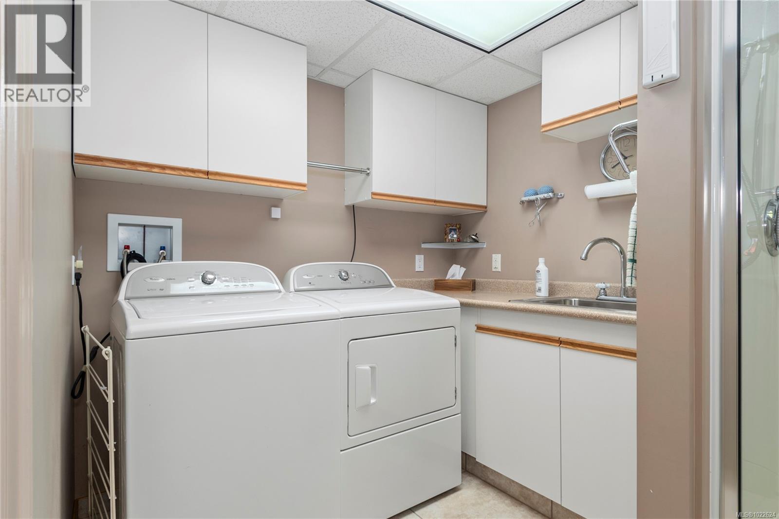 561 & 565 Island Hwy, Campbell River, British Columbia  V9W 2B9 - Photo 37 - 1022624